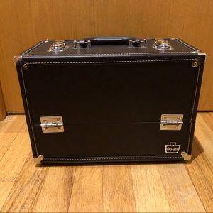 COPY - Primped and Polished Caboodles Makeup Case